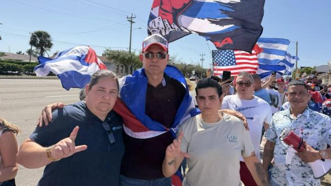 Manifestación del exilio cubano en Cape Coral, Florida.