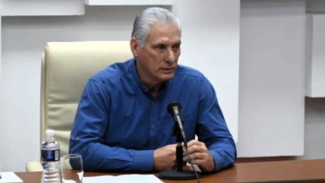 Miguel Díaz-Canel en una reunión con la prensa oficial.