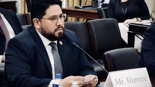 El subsecretario de Guerra de EEUU, Joseph Humire.