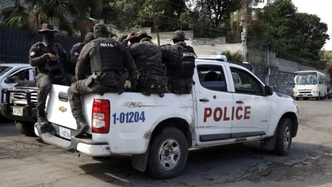 Despliegue policial en Puerto Príncipe, capital de Haití.
