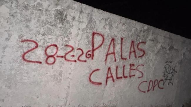 Letrero contra el régimen en un muro de La Habana.