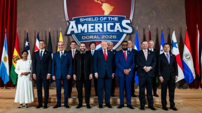 Donald Trump con los participantes en el "Escudo de las Américas".