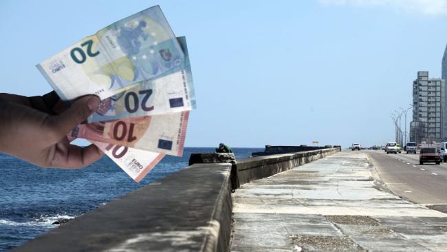 Billetes de euros y una vista del Malecón de La Habana.