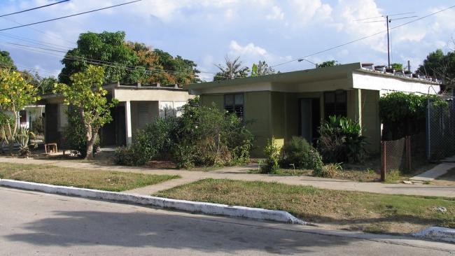 Vivienda de una sola planta del Reparto Lenin, Camagüey.