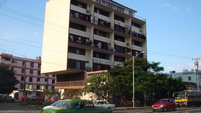 Edificio de 23 y 26, de Antonio Quintana.