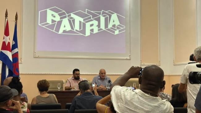 Funcionarios de la Upec presentan el Coloquio Patria 2026.