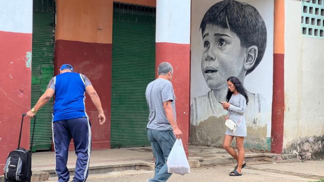 Varios cubanos en La Habana.