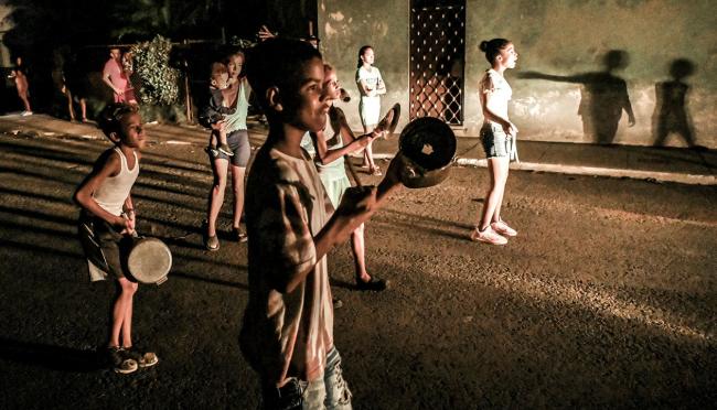 Cacerolazo contra los apagones tras el paso de Ian, el viernes en La Habana.