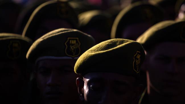 Militares en el acto en apoyo a Raúl castro el viernes en La Habana.