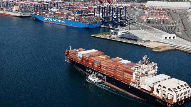 Buque portacontenedores con productos de EEUU.