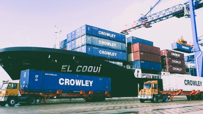 Contenedores de Crowley Maritime Corporation.