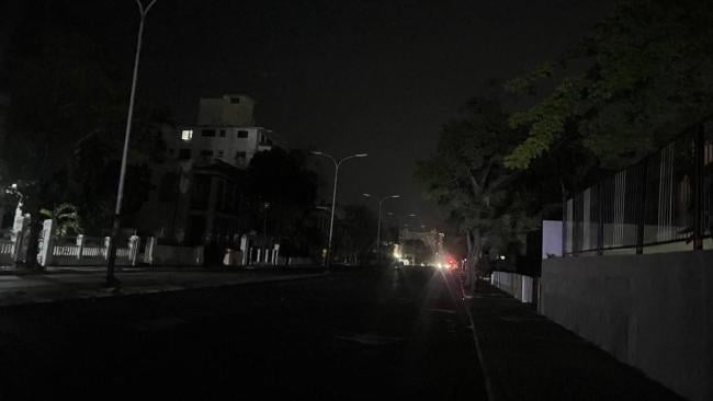 Una calle de La Habana en medio de un apagón.