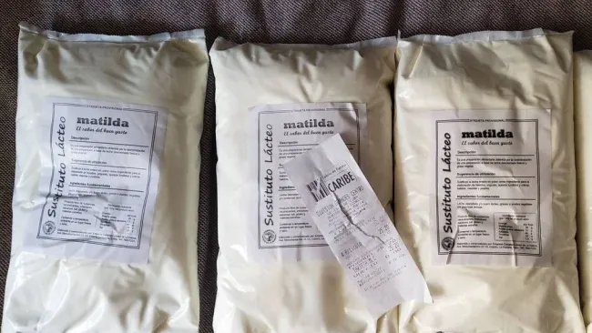 Bolsas de sustituto lácteo o leche en polvo en las tiendas en dólares en Cuba.
