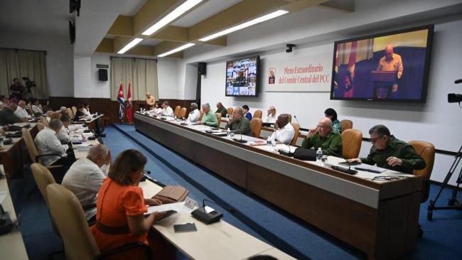 Sesión del pleno extraordinario del Comité Central del PCC.