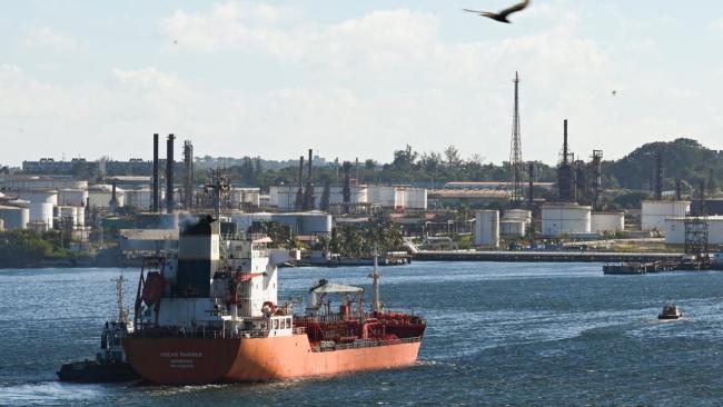Un buque petroquímico entrando a La Habana.