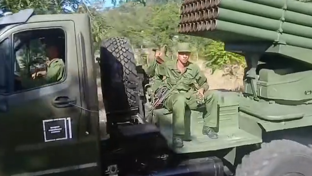 Reclutas cubanos en un ejercicio militar.