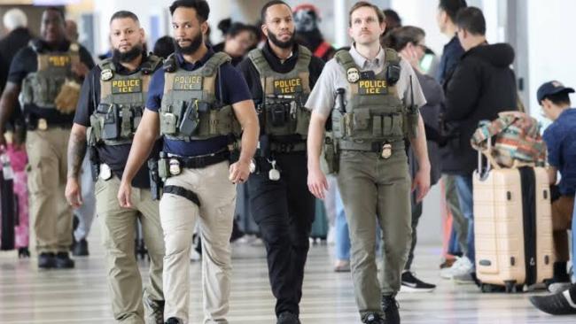 Agentes del Servicio de Control de Inmigración de EEUU.