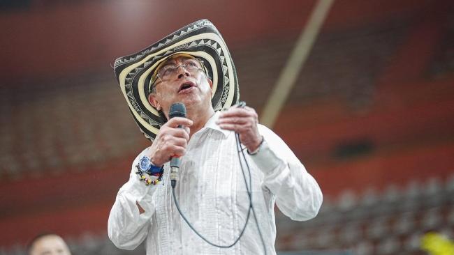 Gustavo Petro durante un acto político.