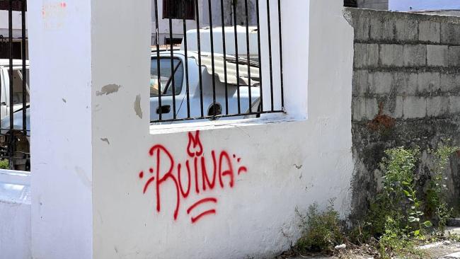 Cartel en una pared de La Habana.
