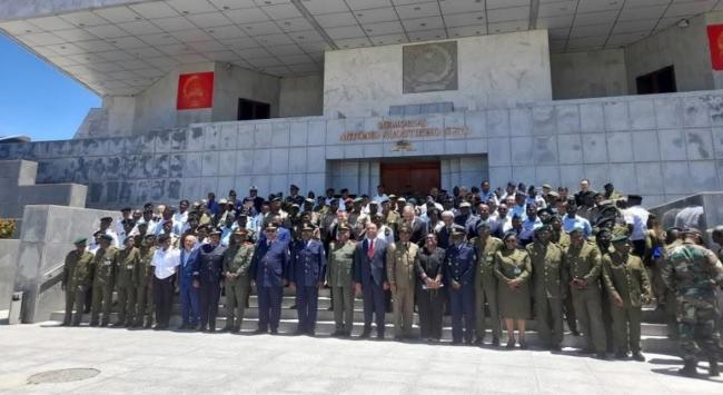  Celebración del aniversario de las FAR en Angola.