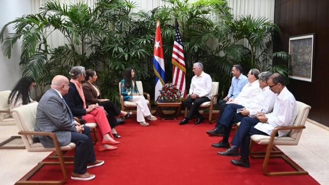 Díaz-Canel recibe a cuatro legisladores estadounidenses antiembargo.