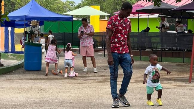 Familias este verano en Jalisco Park, un negocio privado.