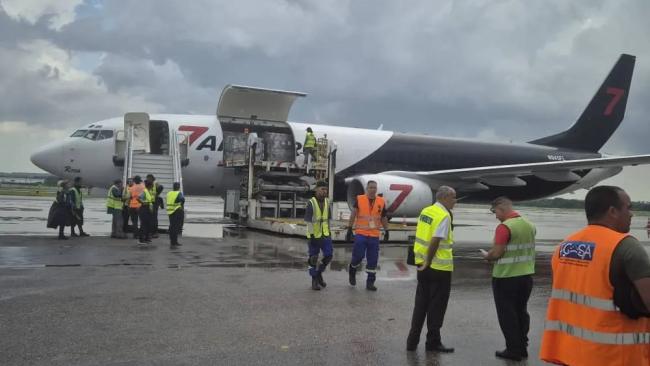 Llegada de la ayuda humanitaria de EEUU a La Habana.