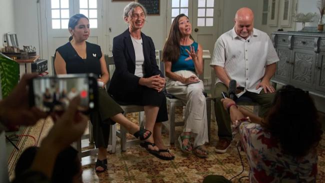 De izq. a der., Delia C. Ramírez; Maxine Dexter; Teresa Leger Fernández, y Mark Pocan.