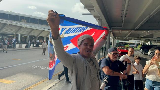 Luis Manuel Otero Alcántara al llegar a Miami.