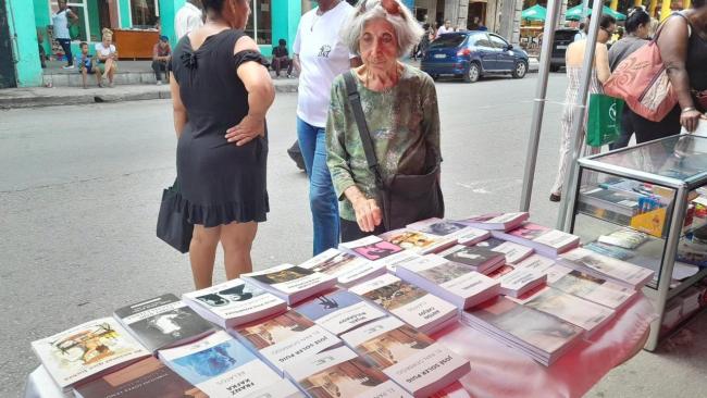 Venta de libros en La Habana.