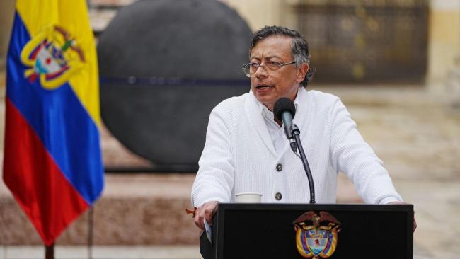 Gustavo Petro en alocución después de haber votado.