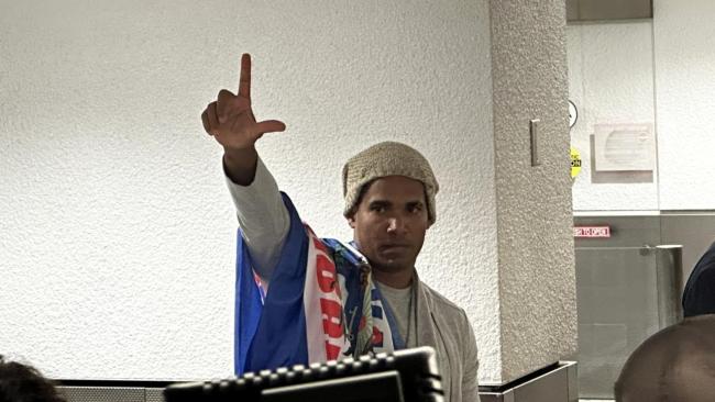 Luis Manuel Otero Alcántara a su llegada a Miami.