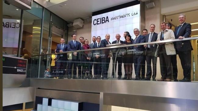 Ejecutivos de Ceiba Investments en la Bolsa de Londres.
