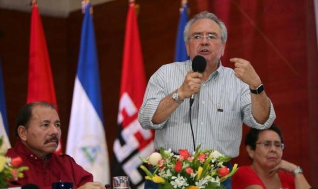 Daniel Ortega junto a Gustavo Porras, presidente de la Asamblea Nacional de Nicaragua.