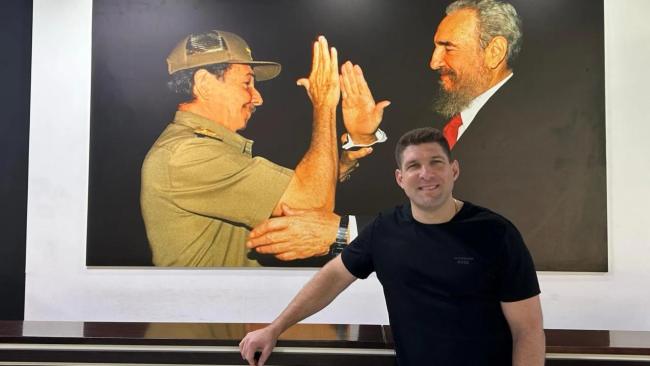 "El Cangrejo" en su despacho en La Habana, que antes perteneció a su abuelo.