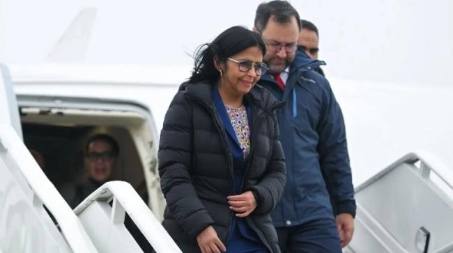 Delcy Rodríguez y el depuesto Yván Gil en un viaje a Rusia.