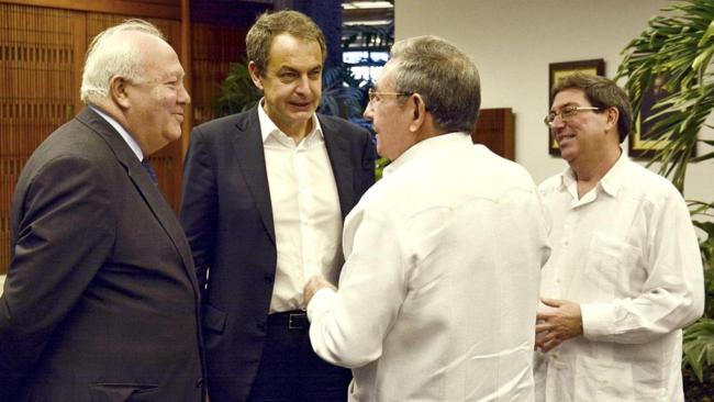 Zapatero y Raúl Castro en La Habana en una foto de archivo.