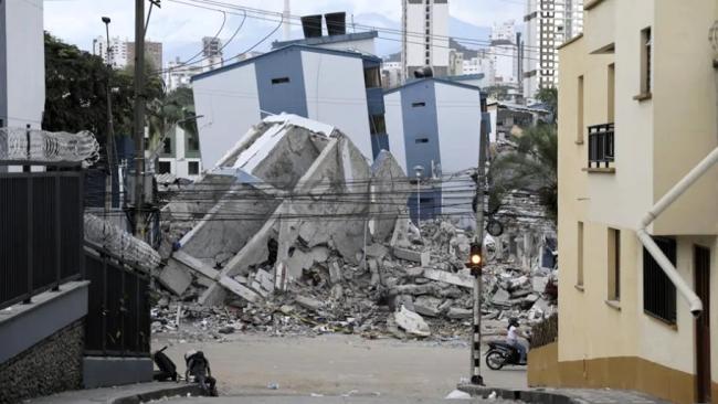 Edificaciones afectadas por el terremoto de magnitud 7,4, en Pereira. 