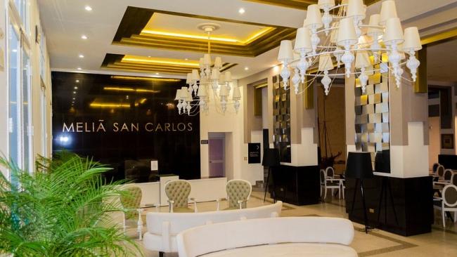Hotel San Carlos, de Cienfuegos, una de las instalaciones implicadas en el litigio.