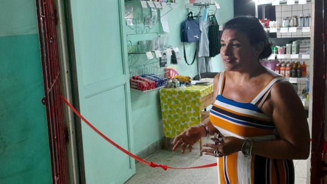 Apertura de una tienda dentro de un hospital cubano.