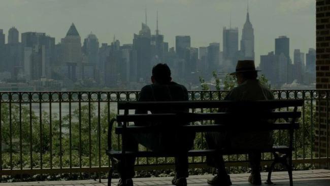 Manny Alfaro y Vidal Silva en 'The Uncle's Request', filme de Ricardo Bacallao.