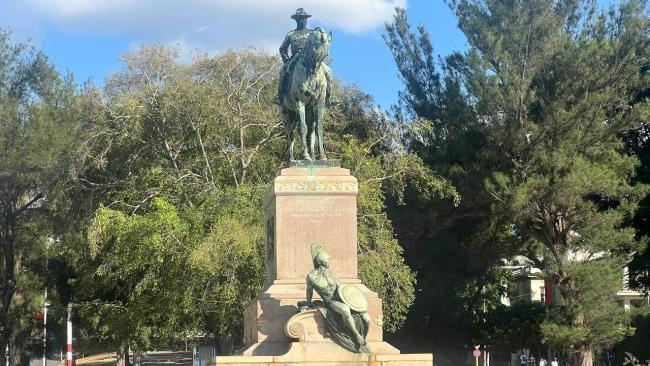 Monumento a Alejandro Rodríguez Velazco, Línea y Paseo, La Habana.