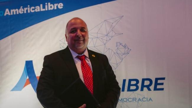 Yaxys Cires en el Foro América Libre 2026.