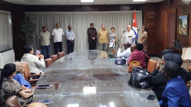 Acto de recibimiento de la ayuda humanitaria.