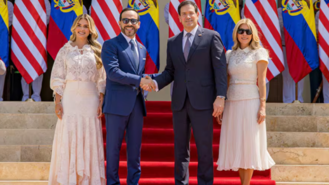 Abelardo de la Espriella y Marco Rubio junto a sus esposas en Barranquilla.