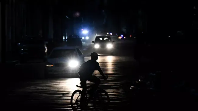 Una calle de La Habana durante un apagón.