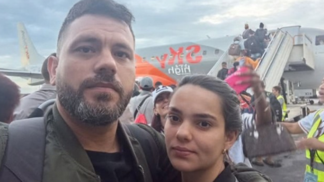 Austin Llerandi y su esposa Sol Álvarez.