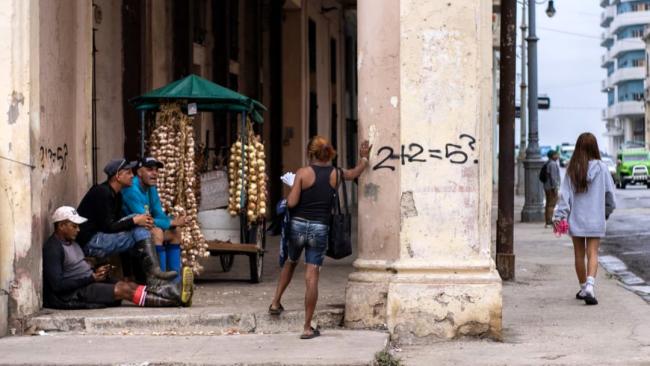 Vendedores ambulantes en La Habana.