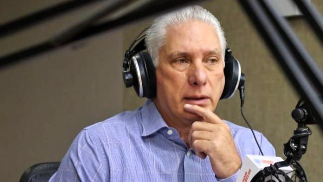 Miguel Díaz-Canel en su nuevo programa radial.