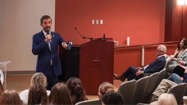 El subsecretario de Estado para el Hemisferio Occidental, Juan Pablo Segura.